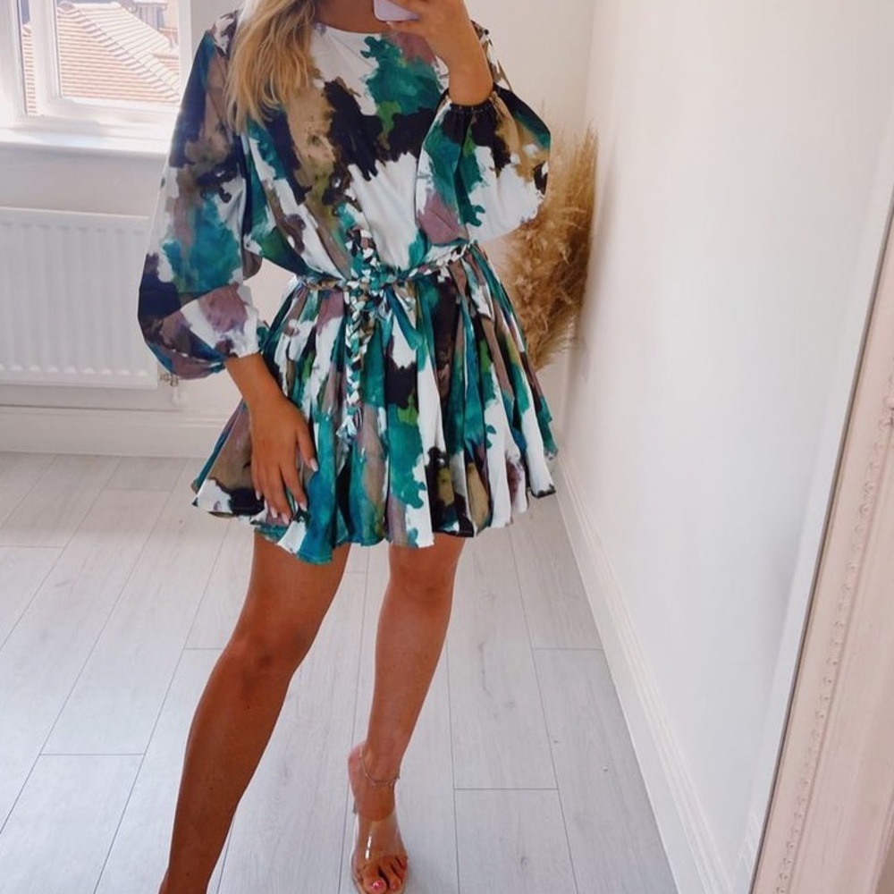 Never worn - didn’t fit